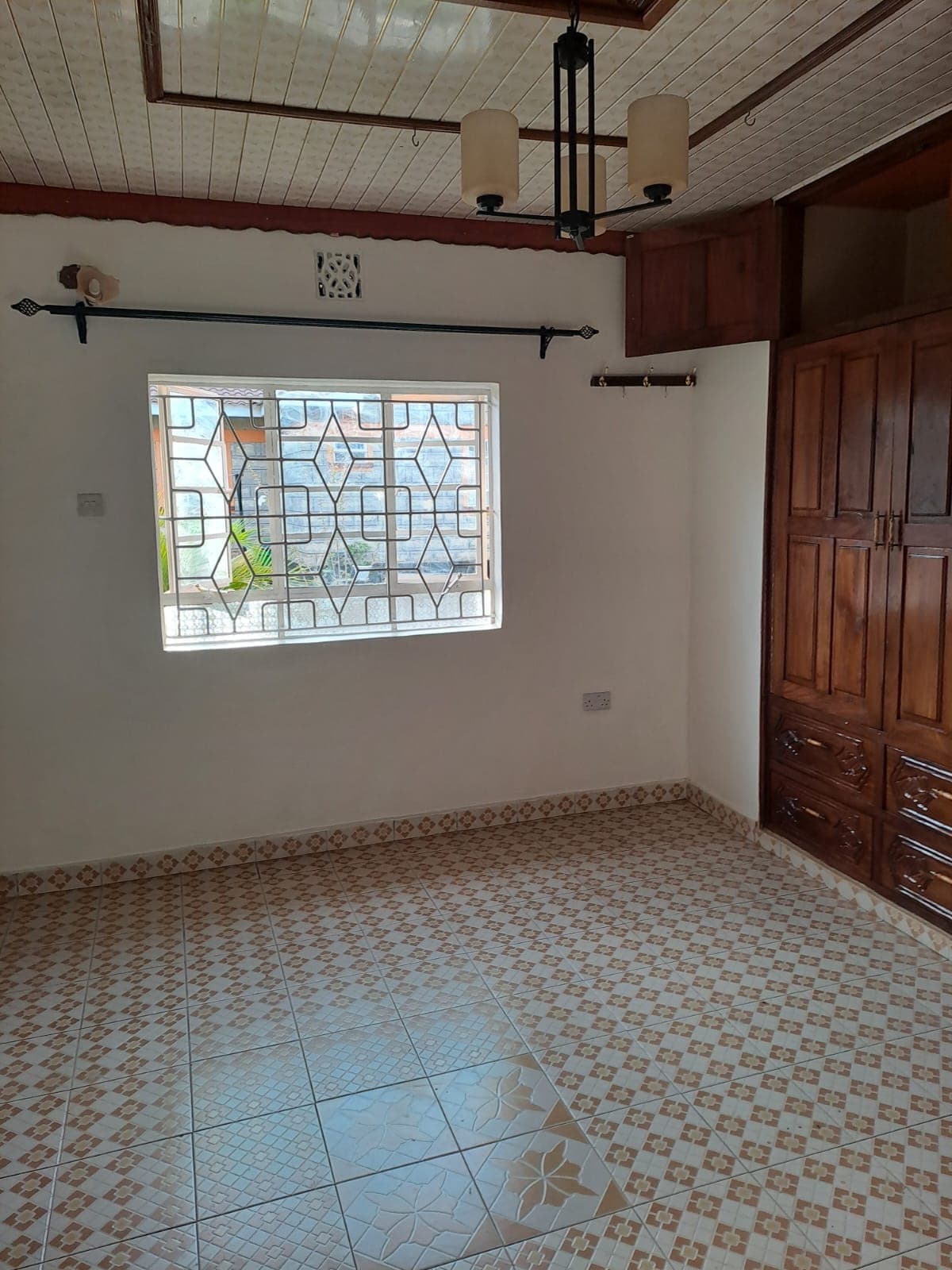 3 Bedroom with SQ for rent in Meru — The Rivers Court, photo 10